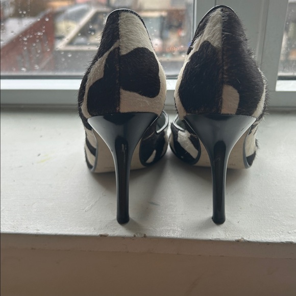 GUESS Pony Hair Cow Print Stiletto heels | 7M | Statement Animal Print Pumps - Picture 5 of 10